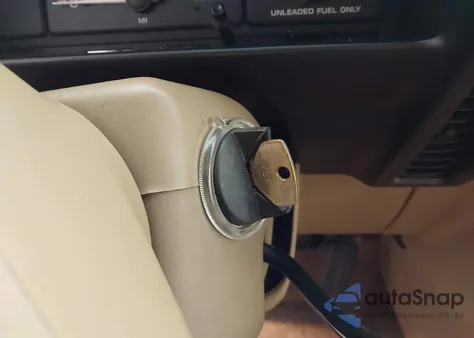 1993 Plymouth Grand Voyager Se z USA, uszkodzony, nr VIN 1P4GH44R2PX534086